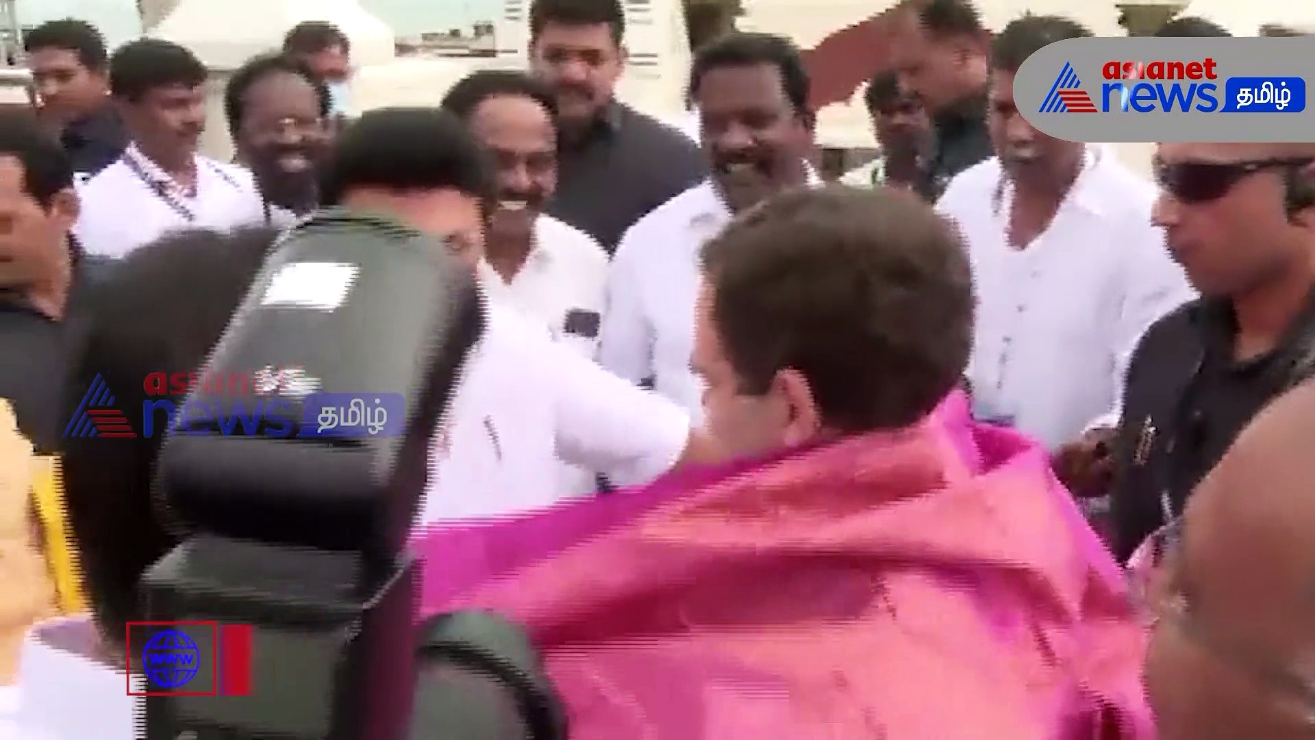 கன்னியாகுமரியில் ராகுல் காந்தியின் பாரத் ஜோடோ யாத்திரையை துவக்கி வைத்த முதல்வர் முக ஸ்டாலின்!!