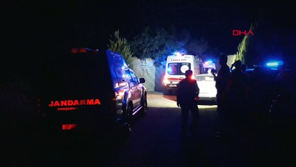 Babasını bıçakla öldürüp, kendisini iple asarak intihar etti