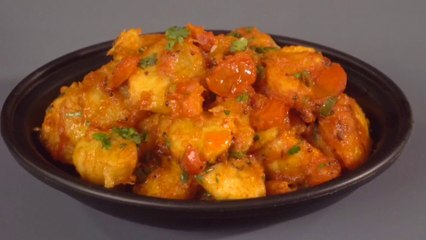 कच्चे केले की मसालेदार सब्जी / Kache Kele Ki Sabzi / Raw Banana Curry