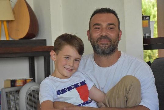 Son dakika haberleri | İZMİR'DE OĞLU 'LEONARDO' İLE HAYAT KURAN BABANIN VELAYET SAVAŞI 5 YILDIR SÜRÜYOR