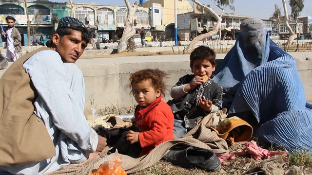 Los talibanes lanzan una campaña para limpiar las calles de Kabul de mendigos