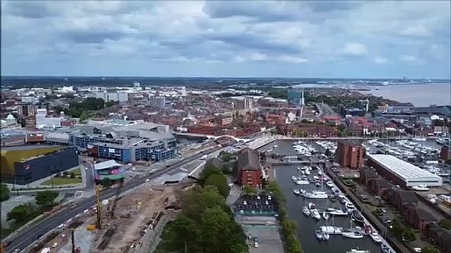 Acun Ilıcalı'ndan evine Türk bayrağı asan aileye ziyaret