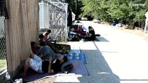 Grecia: ingresso rifiutato a migranti iracheni, bloccati fuori dal campo profughi