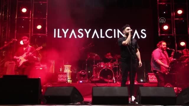 Manisa gündem haberleri | İlyas Yalçıntaş, Turgutlu'da sahne aldı