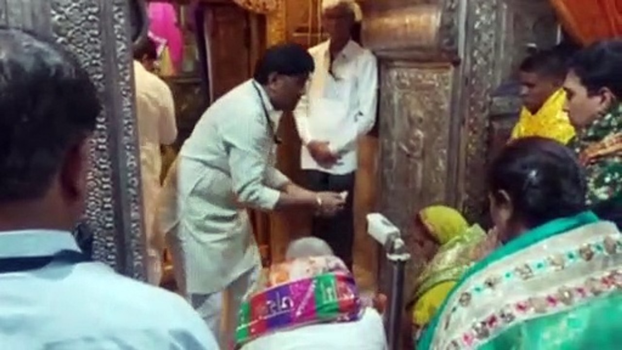 उपराष्ट्रपति धनखड़ ने खाटूश्यामजी में नवाया शीश, बंद रहे रास्ते व बाजार