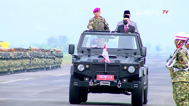 Momen Prabowo dan Wapres Maruf Amin Naik Jip Cek Kesiapan Komponen Cadangan 2022