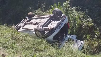 Sancaktepe'de devrilen otomobildeki anne ve oğlu yaralandı