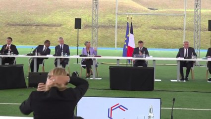 CNR : "Les absents ont toujours tort" selon Emmanuel Macron