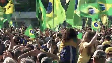 بولسونارو يقود احتفالا مثيرا للجدل بالاستقلال في البرازيل
