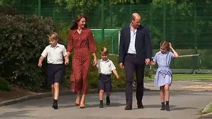 الأمير ويليام وزوجته كايت يصطحبان أطفالهما إلى مدرستهم الجديدة