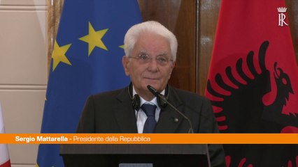 Mattarella "Mantenere forte pressione su Russia con sanzioni"