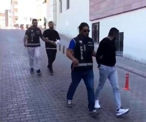 İş adamlarının özel görüşmelerini kayıt altına alıp şantaj yapan 3 kişiye gözaltı