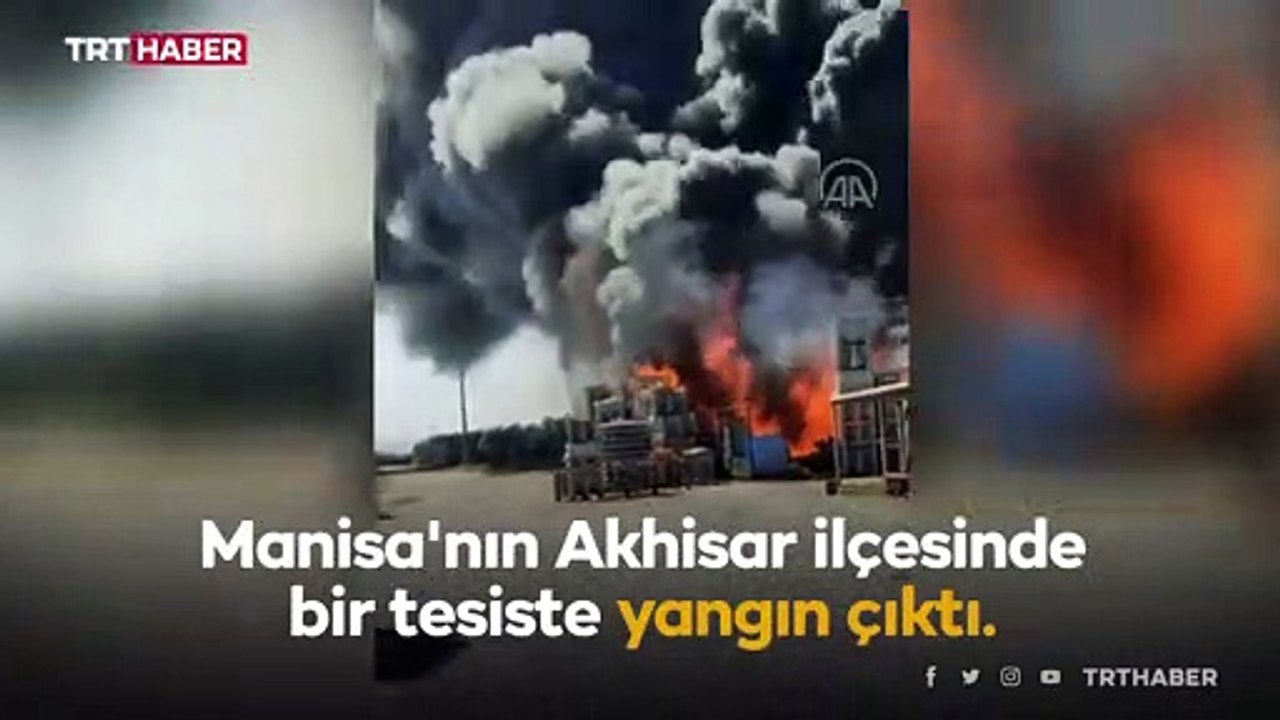 Manisa'da hediyelik eşya tesisinde yangın