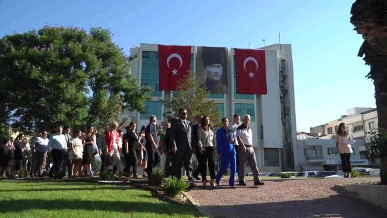 Son dakika haberi: Efes Selçuk'ta Kurtuluş Coşkusu. Başkan Sengel: "100 Yıllık Barışın Gururuyla Cumhuriyetimizin İkinci Yüz Yılına Kararlılıkla ve Coşkuyla Yürüyoruz"