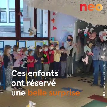 Ces élèves de Meurthe-et-Moselle font une ovation pour le départ à la retraite de l'employé de l'école