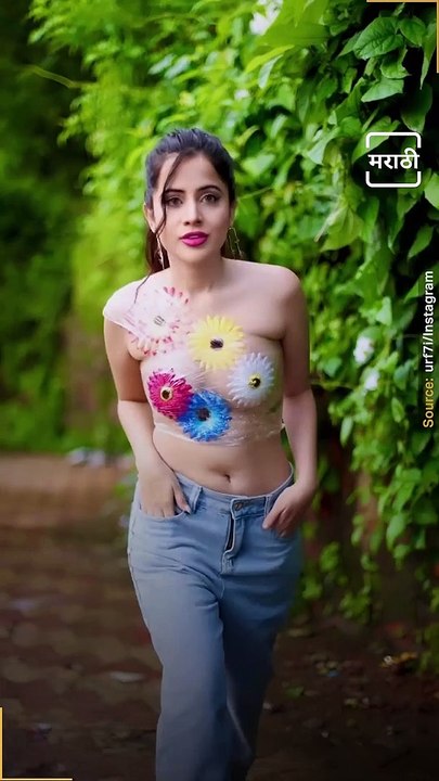 Urfi Javed Wraps Her Bare Body in Food Plastic, Sizzles in Transparent Crop Top – Watch Viral Video