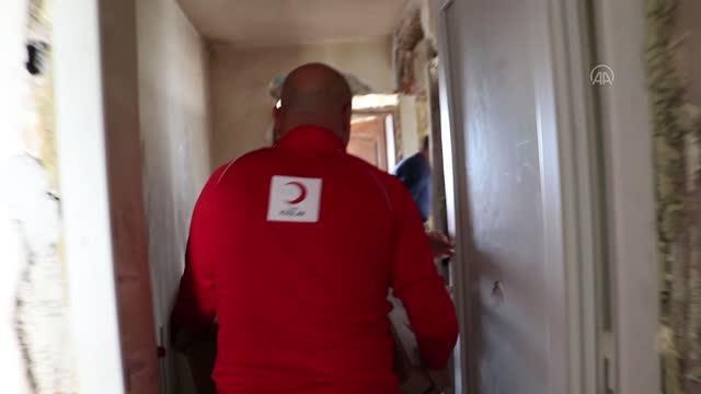 MİTROVİÇA - Türk Kızılaydan Kosovalı ihtiyaç sahibi ailelere yardım