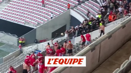 Les images des violences avant Nice-Cologne - Football - C4