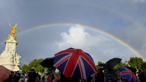 Elizabeth II : un double arc-en-ciel apparaît au-dessus de Buckingham à l’annonce de son décès