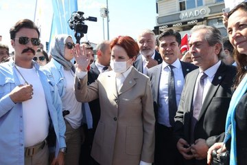 İYİ Parti Genel Başkanı Akşener İstanbul'da esnafı ziyaret etti