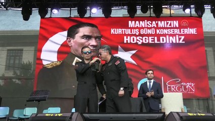 Manisa’da SOLOTÜRK Ekibi F-16 ile Gösteri Uçuşu Yaptı!
