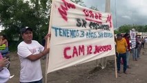 Desde la camioneta, López Obrador atiende y saluda a ciudadanos | CPS Noticias Puerto Vallarta