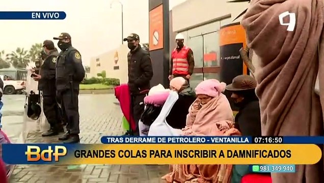 Derrame de petróleo: damnificados forman largas colas para inscribirse como beneficiarios