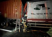 Son dakika haberleri! Anadolu Otoyolu'nda tır ile çarpışan kamyonun sürücüsü hayatını kaybetti