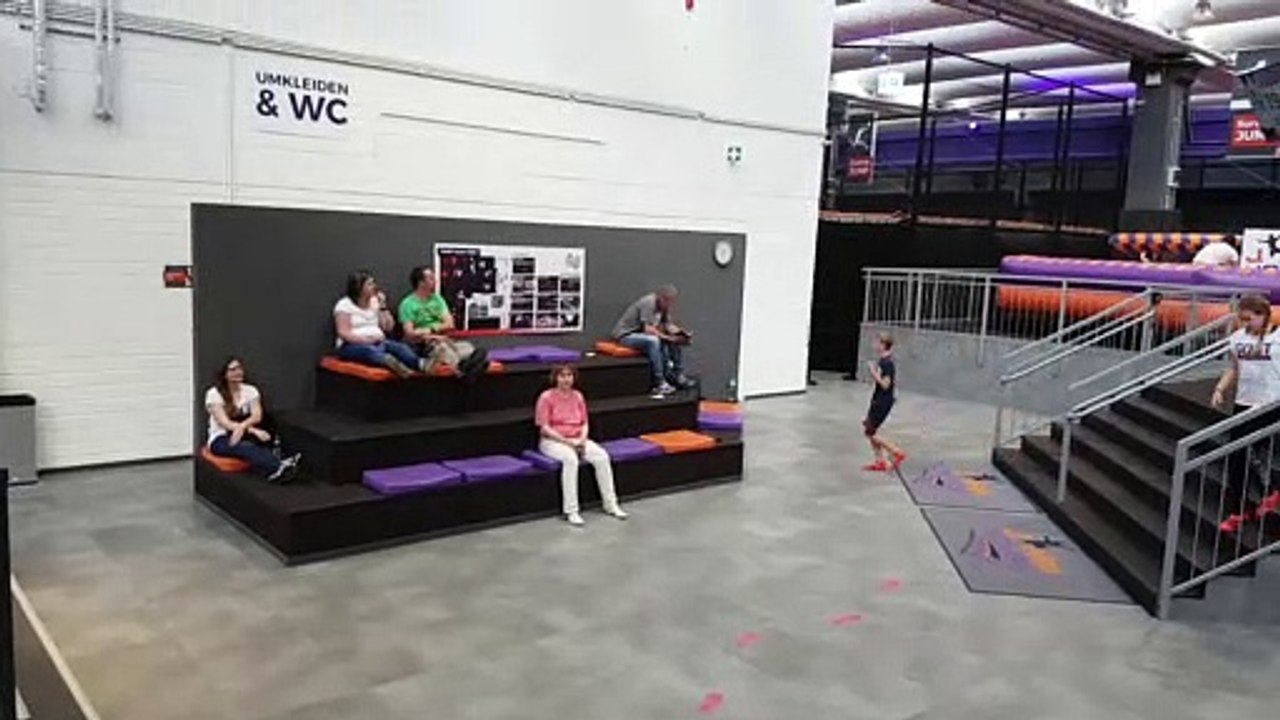 Trampolinhalle 2017 Umblick