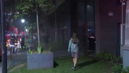 Bayrampaşa'da bir binada çıkan yangın söndürüldü