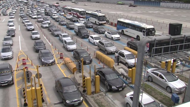 연휴 첫날 귀성길 정체...서울→부산 6시간 50분 / YTN