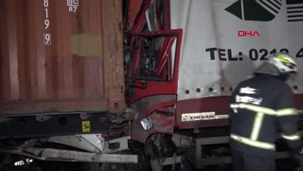 Son dakika haber: TIR'A ÇARPAN KAMYONUN SÜRÜCÜSÜ ÖLDÜ