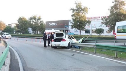 Bariyere çarpan otomobilin sürücüsü hayatını kaybetti