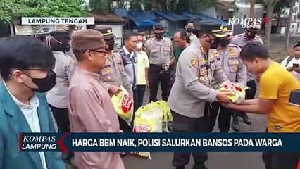 Harga BBM Naik, Polisi Salurkan Bansos Pada Warga