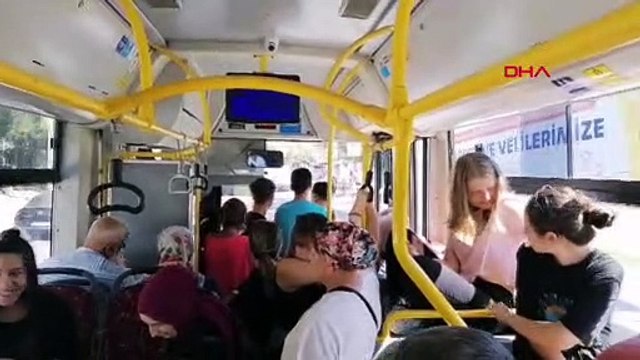 Sonra kaza yapıp milleti canından ediyorlar! İETT şoföründen seyir esnasında büyük skandal