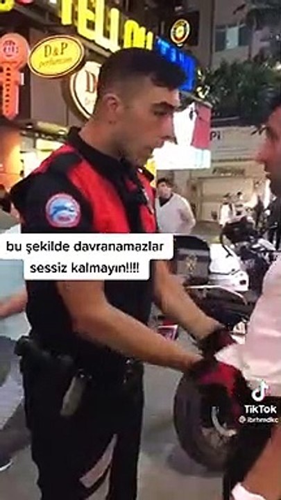 Polis ağzında kürdan olan genci aradı: "Rutin denetim"