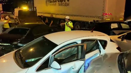 Yola yakıt aktı, 23 araç birbirine girdi: 9 yaralı