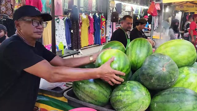 Instant Fresh Watermelon Juice in Kuala Lumpur Refreshing Watermelon Juice Malaysian Street Food