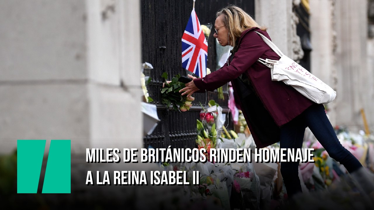 Miles de británicos rinden homenaje a la reina Isabel II