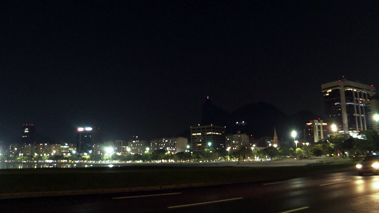 Mort d'Elizabeth II: le Christ Rédempteur illuminé aux couleurs du Royaume-Uni