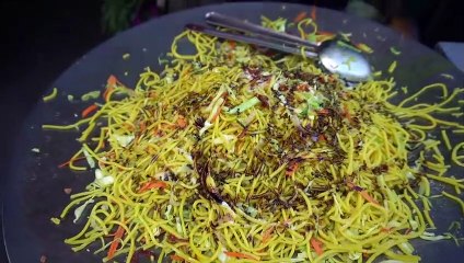 Amazing Style Egg Chowmein of Darjeeling   Indian Street Food