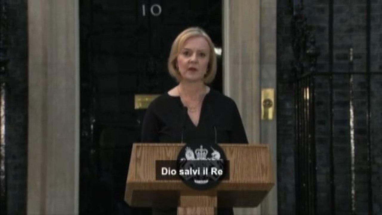 Morte regina, Liz Truss saluta Carlo III: "Dio salvi il Re"