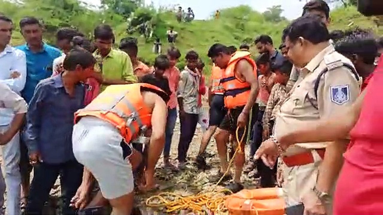 प्रतिमा विसर्जन के दौरान नदी में डूबा १३ साल का मासूम