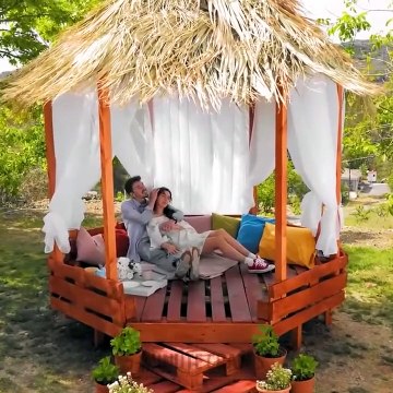 Transform old pallets into custom backyard items Pallet Crafts