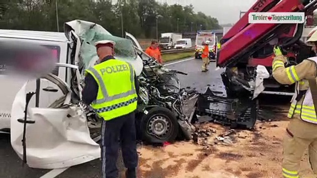 Verkehrsunfall mit Verletzung auf der A12, Höhe Kundl