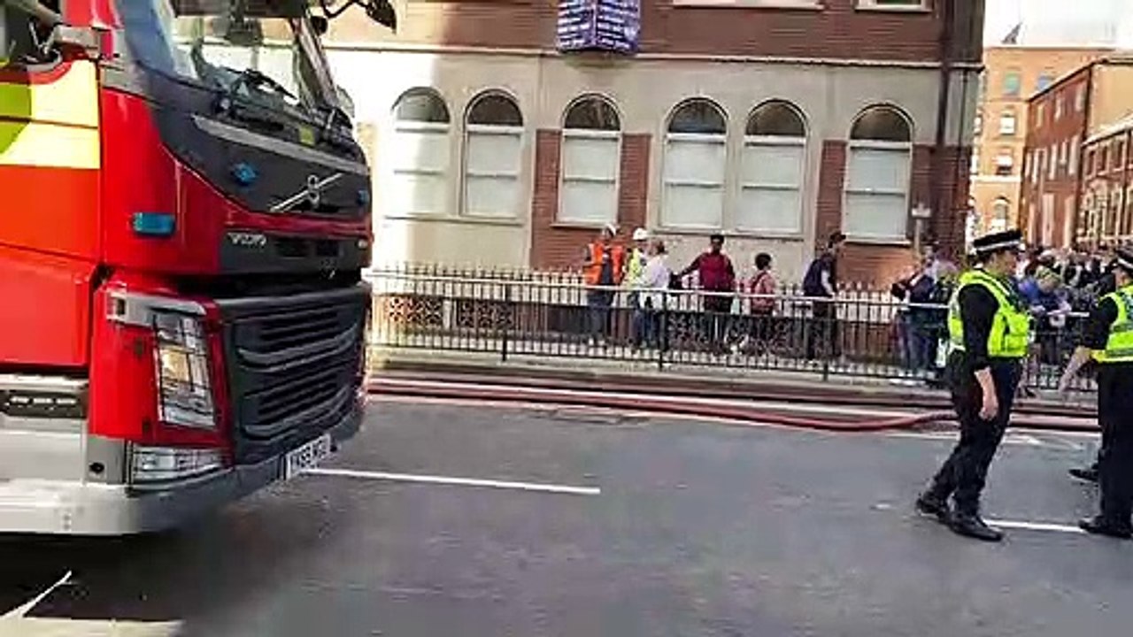 Roads close in Leeds city centre as fire crews tackle blaze - video ...