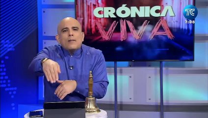 Un carro con dos personas dentro se vino barranco abajo en Guayaquil