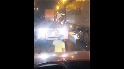 Quand les feux du camion de devant te font mal aux yeux