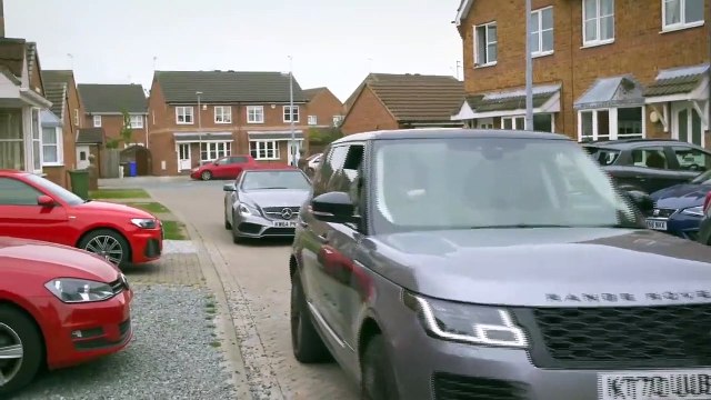 Acun Ilıcalı, evine Türk bayrağı asan Hull City taraftarını ziyaret etti