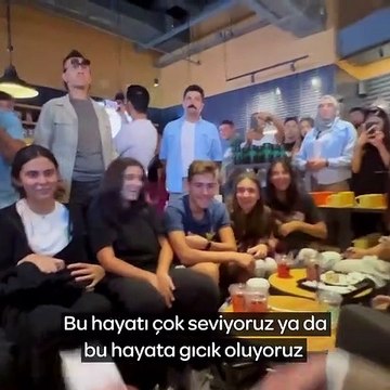 Meral Akşener'den gençlere Starbucks baskını